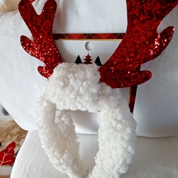 NWT Target Faux Fur & Antler Headband and Set of 5 Rudolph Finger Puppets - Picture 2 of 6